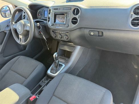 Used 2017 Volkswagen Tiguan Limited image 23