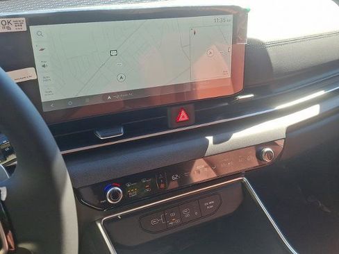 New 2026 Kia Carnival SX image 8