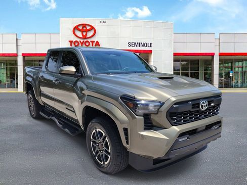 Used 2025 Toyota Tacoma TRD Sport RWD image 2