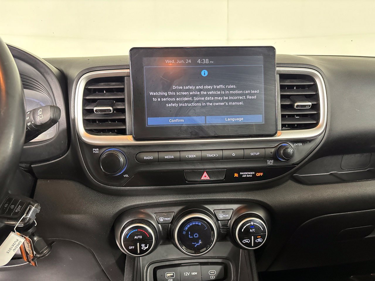 Used 2023 Hyundai Venue SEL FWD image 14