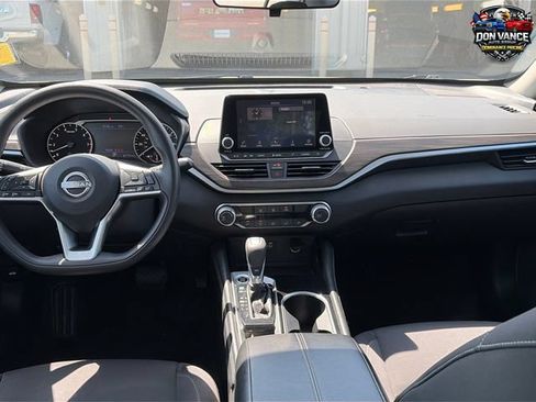 Used 2023 Nissan Altima 2.5 SV FWD image 12