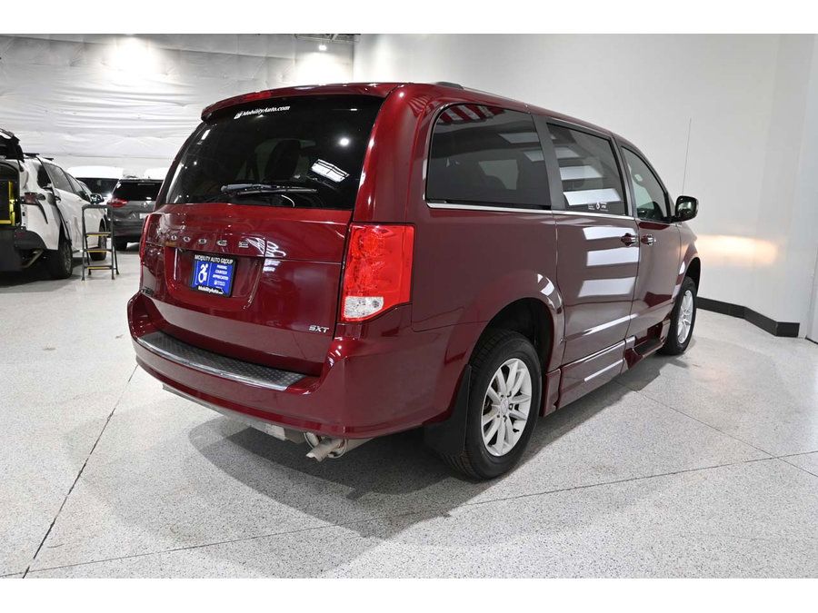 Used 2019 Dodge Grand Caravan SXT FWD image 7