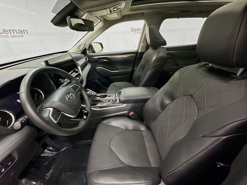 Used 2022 Toyota Highlander Platinum image 21