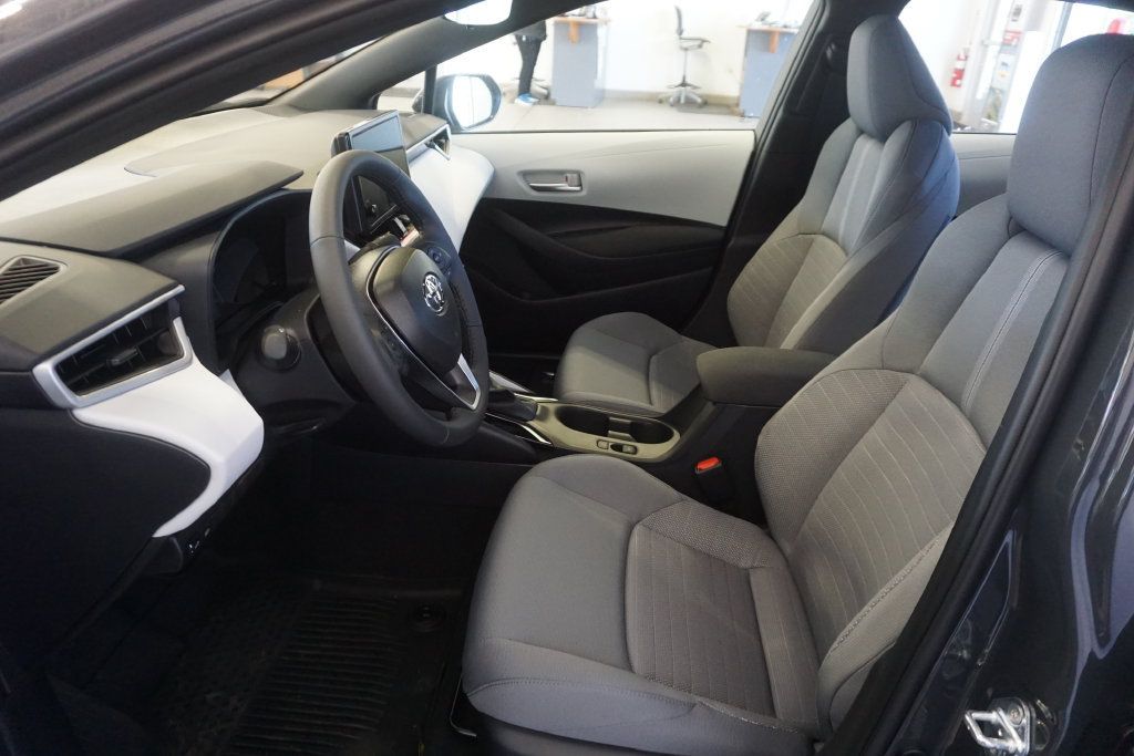 Used 2026 Toyota Corolla SE FWD image 17