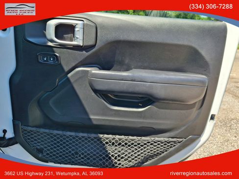 Used 2018 Jeep Wrangler Unlimited Sport S image 12