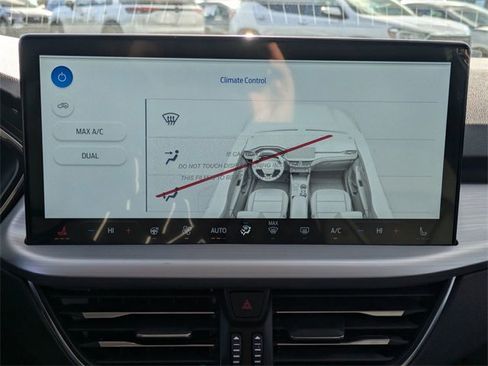 New 2025 Ford Escape SE w/ PHEV Premium Package image 23