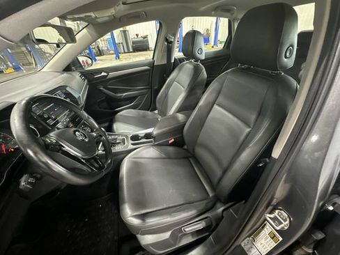 Used 2019 Volkswagen Jetta SE FWD image 17
