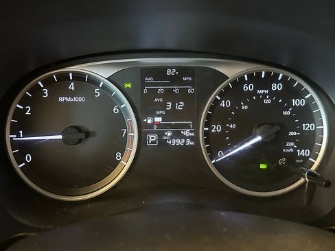Used 2024 Nissan Kicks S FWD image 9