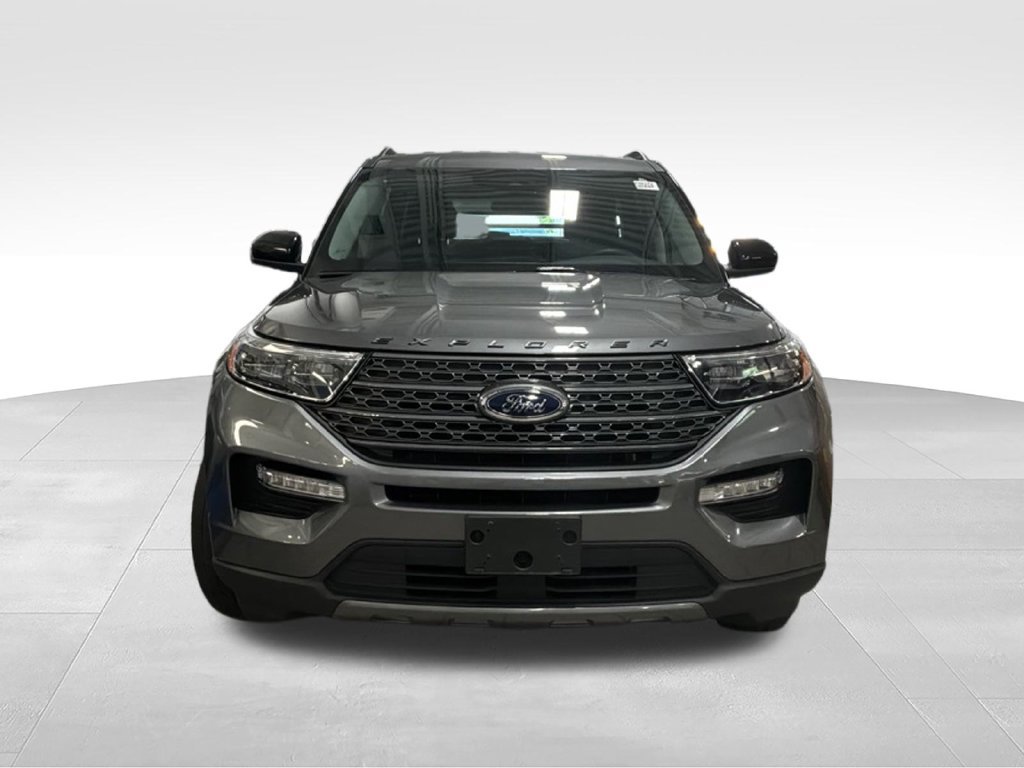 Used 2023 Ford Explorer XLT w/ Equipment Group 202A AWD/4WD image 18