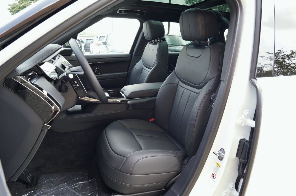 New 2026 Land Rover Range Rover Sport Dynamic SE AWD/4WD image 12