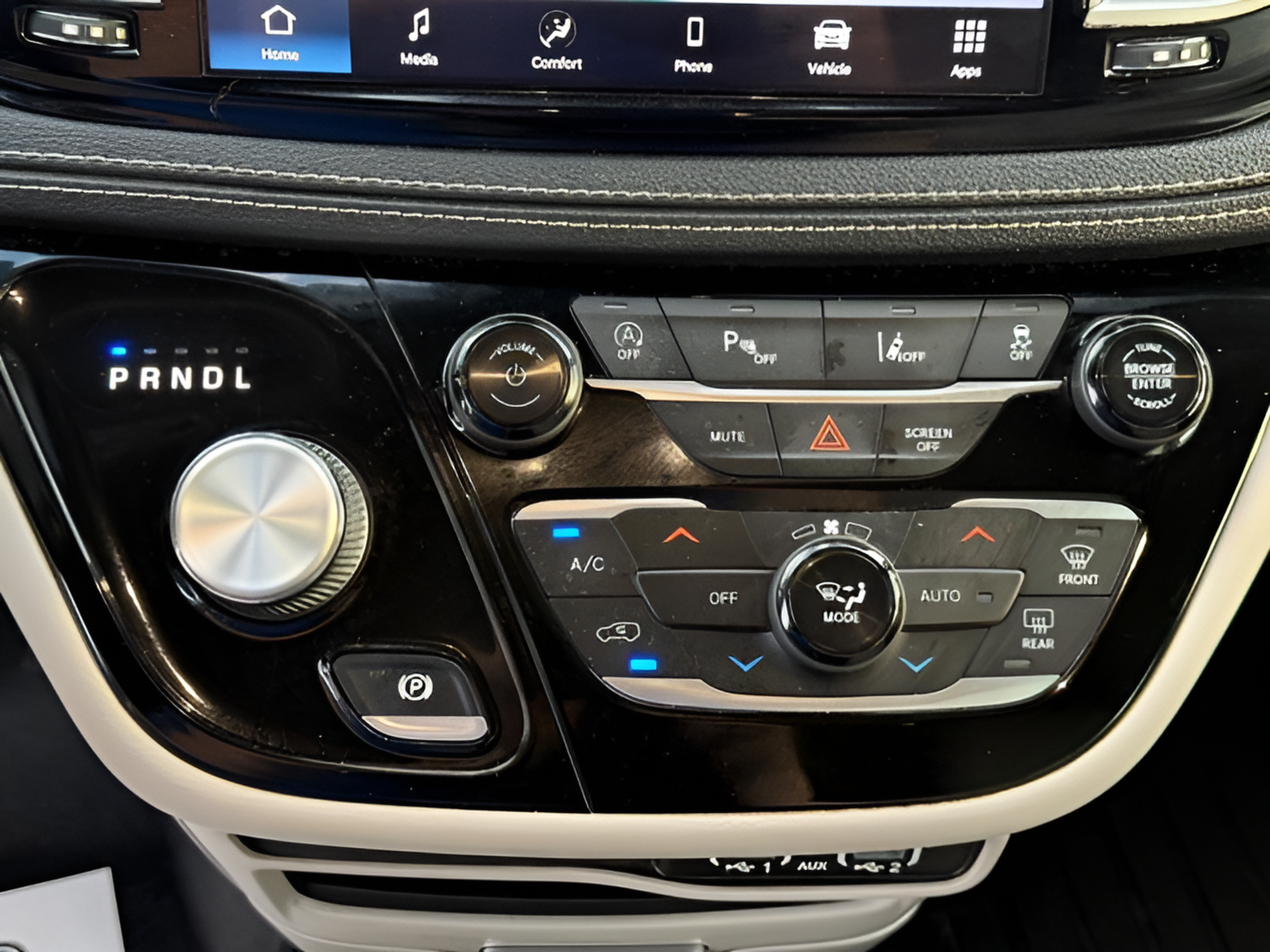 Used 2021 Chrysler Pacifica Touring-L FWD image 25