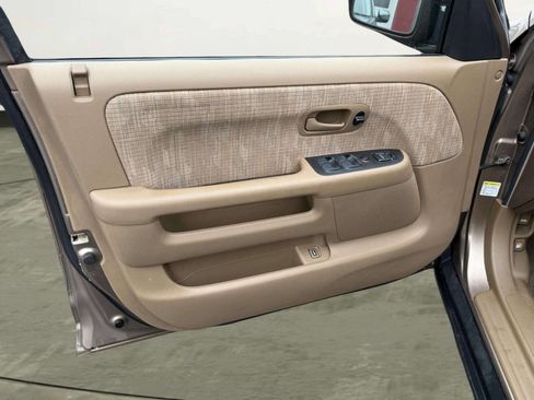 Used 2004 Honda CR-V LX image 13