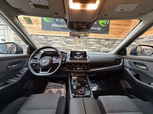 Used 2023 Nissan Rogue SV image 25
