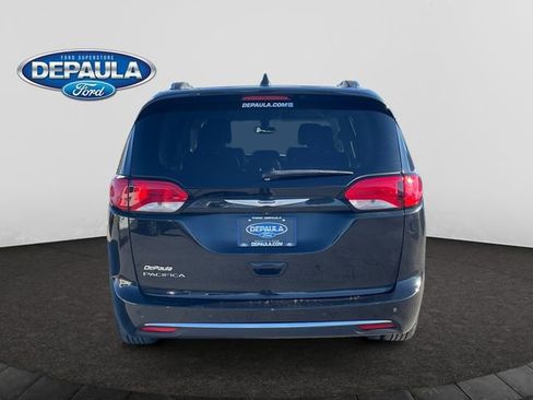 Used 2019 Chrysler Pacifica Touring-L image 5