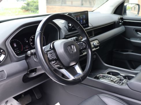 Used 2023 Honda Pilot Touring image 38