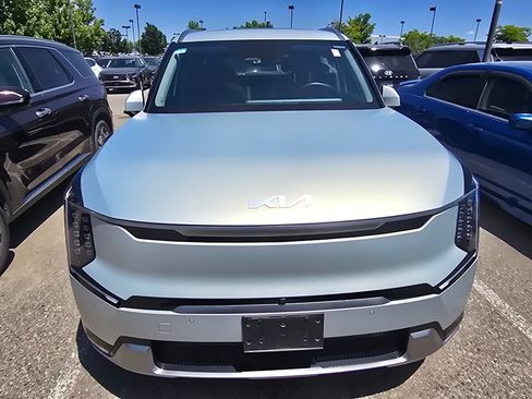 Used 2024 Kia EV9 Land AWD/4WD image 8
