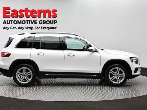 Used 2021 Mercedes-Benz GLB 250 4MATIC image 4