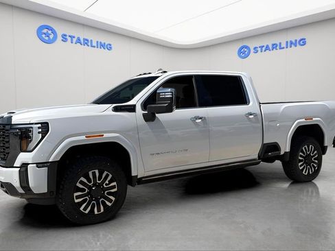 Certified 2024 GMC Sierra 3500 Denali Ultimate AWD/4WD image 2