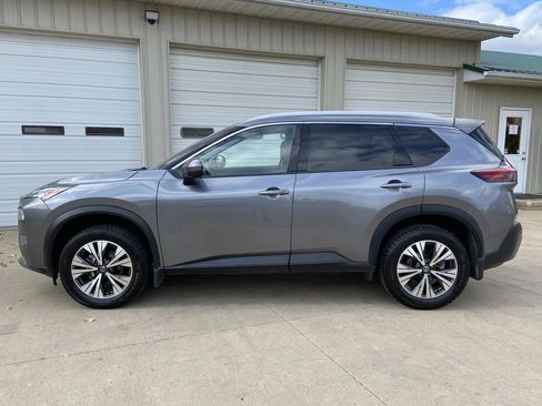Used 2021 Nissan Rogue SV w/ Premium Package image 4