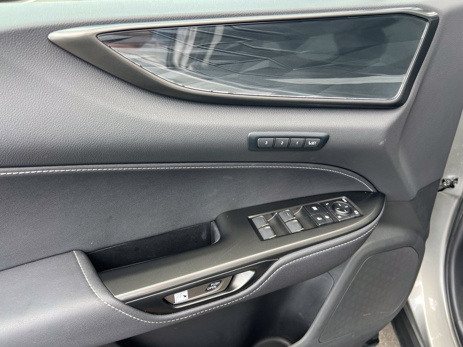Used 2024 Lexus NX 250 FWD w/ Towing Package (2000 Lbs) image 27