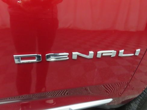 Used 2024 GMC Yukon XL Denali image 53