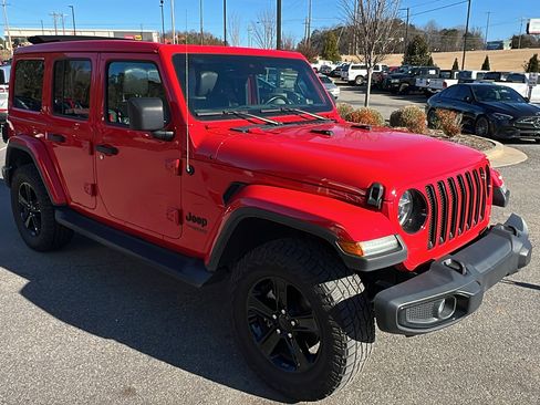 Used 2019 Jeep Wrangler Unlimited Sahara image 5