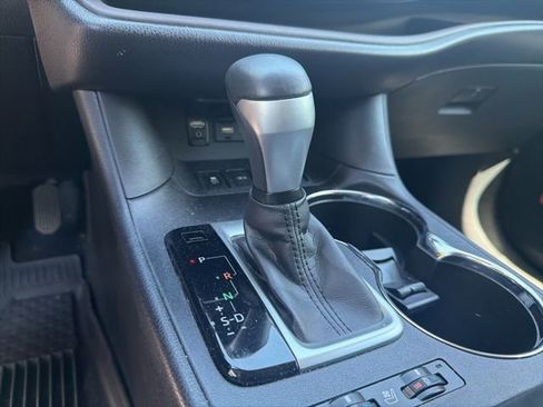 Used 2019 Toyota Highlander Limited AWD/4WD image 19