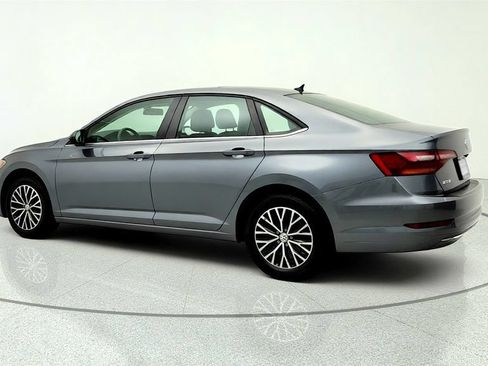 Used 2019 Volkswagen Jetta SE w/ Cold Weather Package FWD image 7