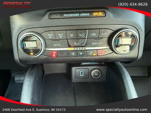 Used 2020 Ford Escape Titanium image 33