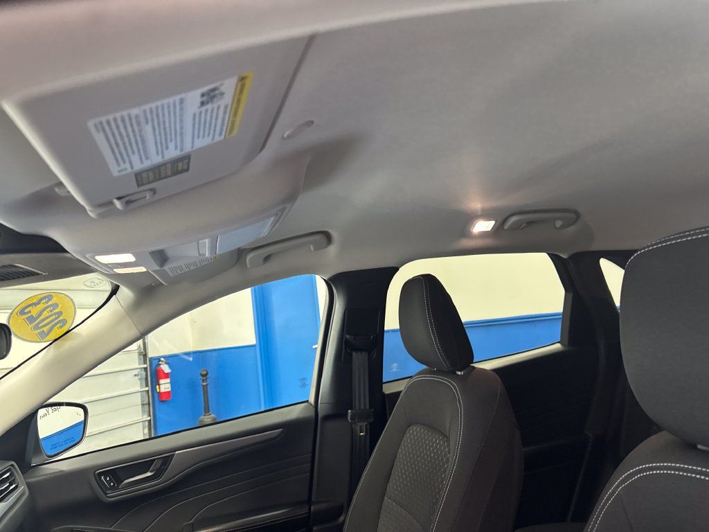 Used 2023 Ford Escape Active w/ Tech Pack #1 AWD/4WD image 23