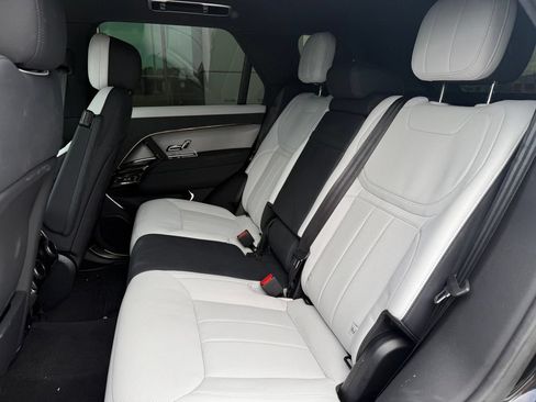 Used 2024 Land Rover Range Rover Sport Dynamic SE AWD/4WD image 9