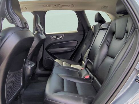 Certified 2023 Volvo XC60 B5 Core w/ Climate Package AWD/4WD image 11