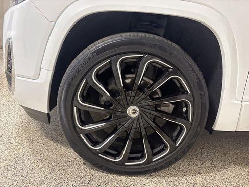 Used 2023 GMC Acadia Denali image 36