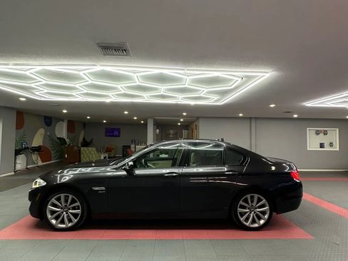 Used 2011 BMW 535i xDrive Sedan image 3