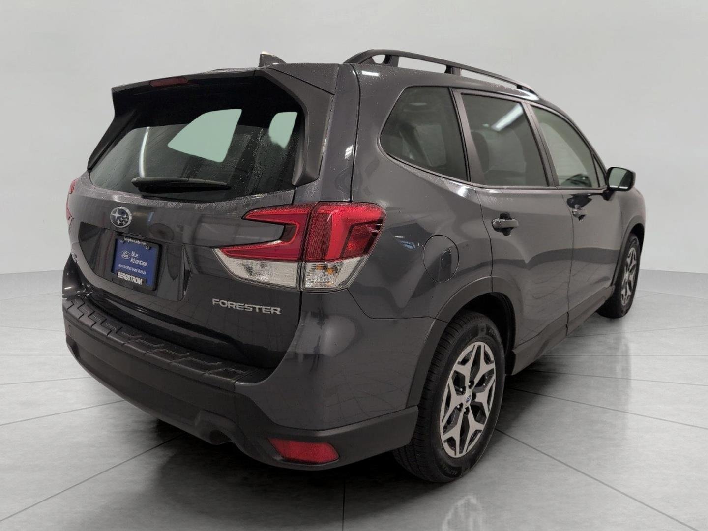 Used 2023 Subaru Forester Premium AWD/4WD image 48