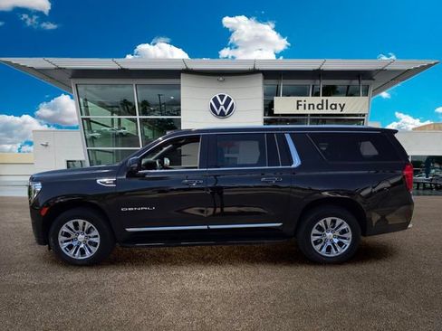 Used 2024 GMC Yukon XL Denali w/ Advanced Technology Package AWD/4WD image 3