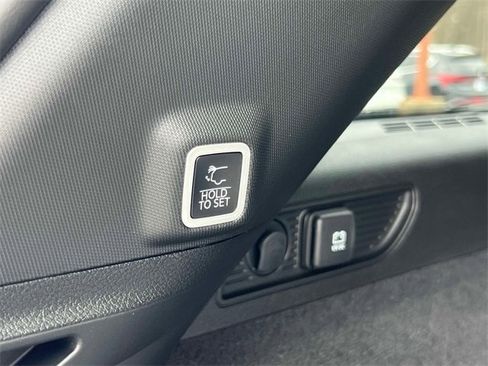 Used 2023 Jeep Grand Cherokee Overland w/ Luxury Tech Group IV image 11