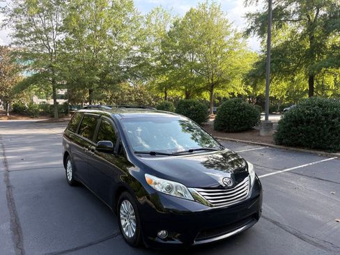 Used 2016 Toyota Sienna XLE FWD image 40