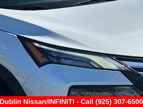 Used 2024 Nissan Rogue SV FWD image 45