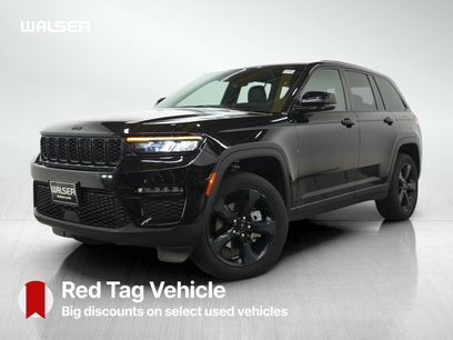 Used 2025 Jeep Grand Cherokee Limited w/ Black Appearance Package
