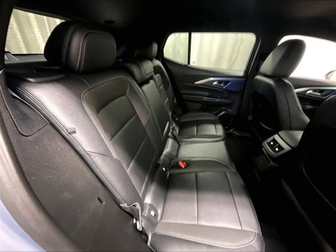 Used 2025 Chevrolet Equinox EV LT w/ Convenience Package image 16