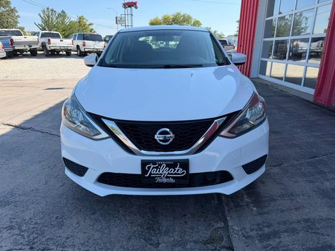 Used 2019 Nissan Sentra SV FWD image 3