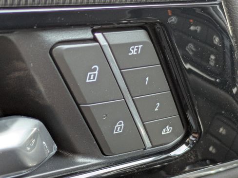 New 2026 GMC Yukon XL Elevation image 24