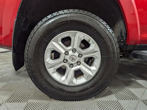 Used 2014 Toyota 4Runner SR5 AWD/4WD image 26