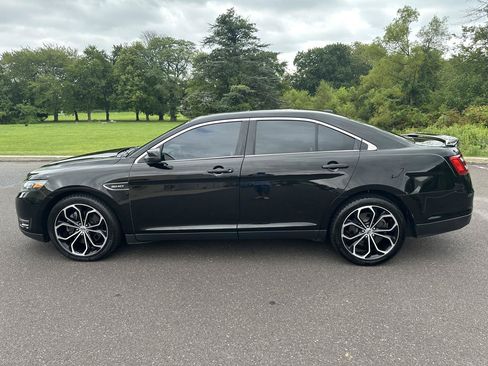 Used 2018 Ford Taurus SHO w/ Sho Performance Package AWD/4WD image 8
