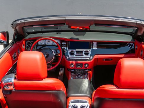 Used 2019 Rolls-Royce Dawn RWD image 73