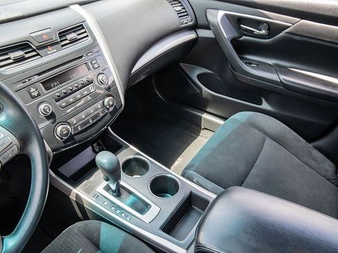 Used 2015 Nissan Altima 2.5 S w/ Sport Value Package FWD image 25