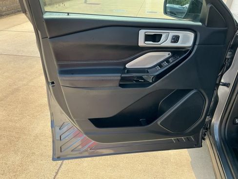 Used 2022 Ford Explorer ST w/ Equipment Group 401A AWD/4WD image 8