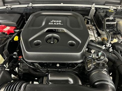 Used 2022 Jeep Wrangler Unlimited Sport image 35