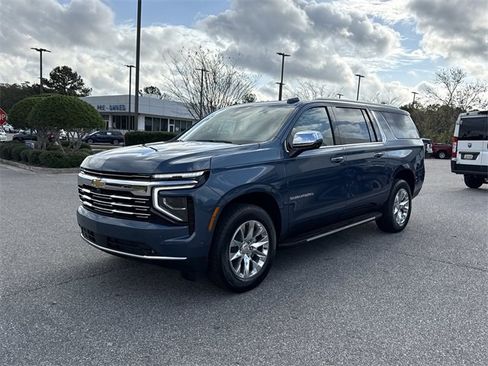 New 2026 Chevrolet Suburban Premier image 7